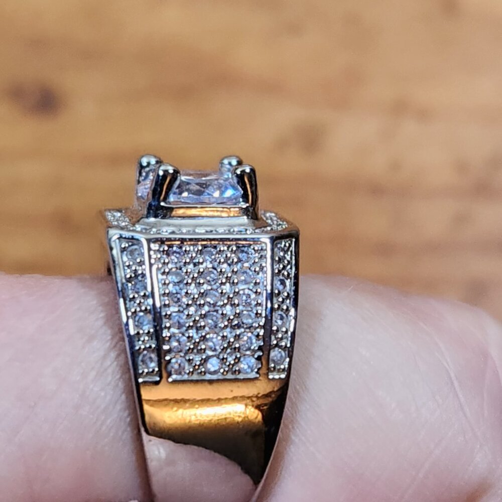 New Mens Engagement Cubic Zirconia Ring - Picture 4 of 4
